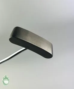 Used Right Handed Ping Black Dot Karsten Lil’ B 40.5″ Putter Steel Golf Club 21 Used Right Handed Ping Black Dot Karsten Lil’ B 40.5″ Putter Steel Golf Club -Fairway Woods Soldes Magasin IMG 3614